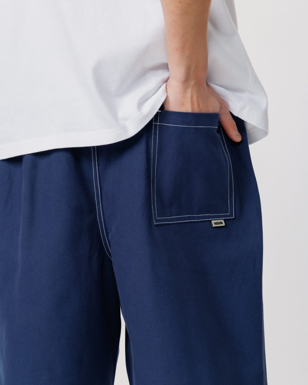 Zama Shorts - Navy/ White